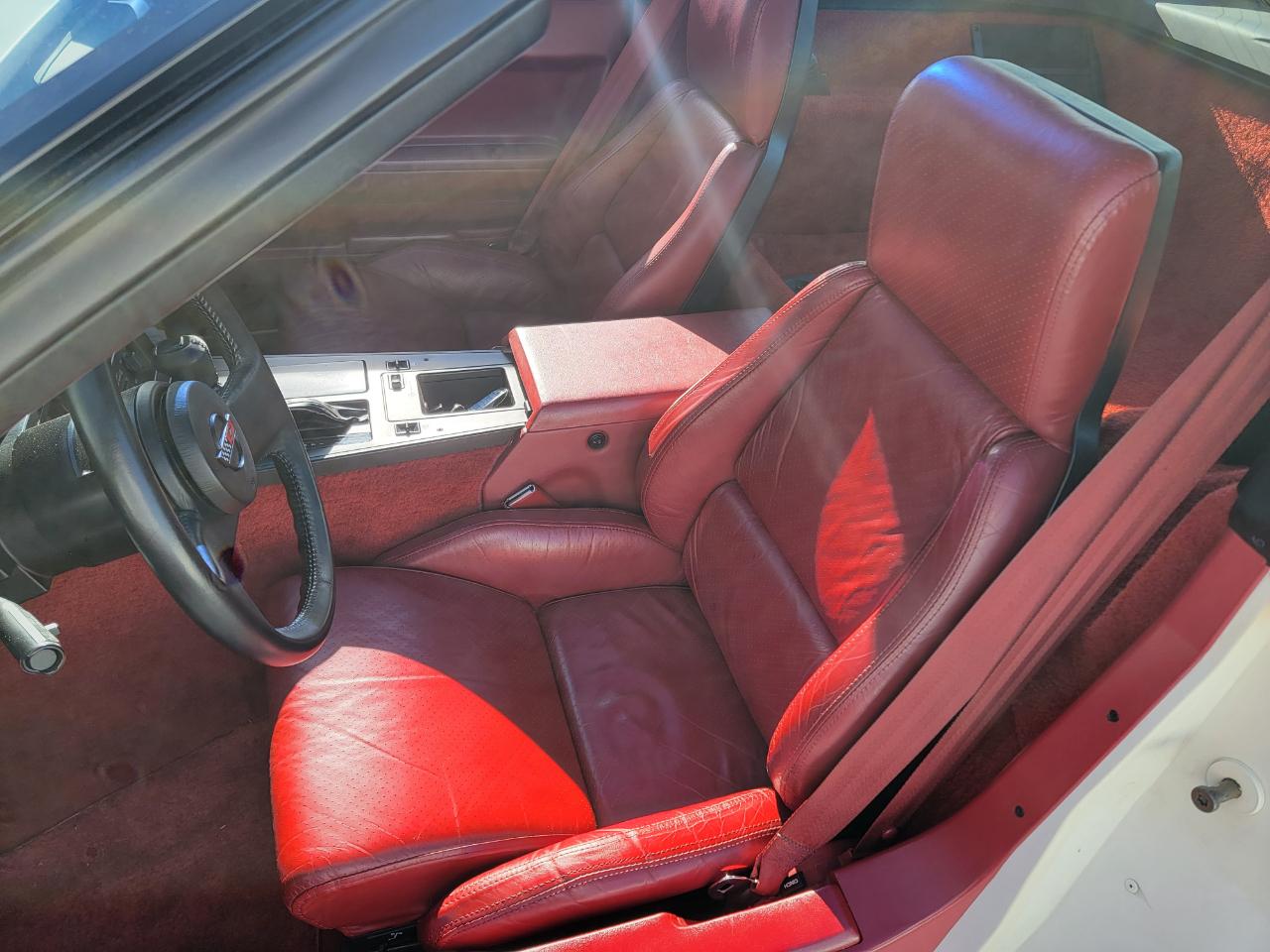 Chevrolet Corvette 2dr Hatchback Coupe 1984