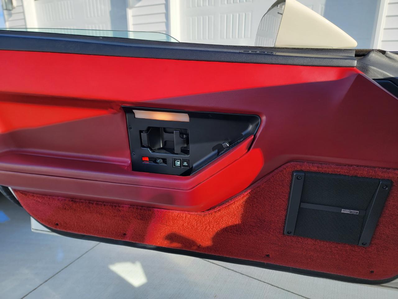 Chevrolet Corvette 2dr Hatchback Coupe 1984