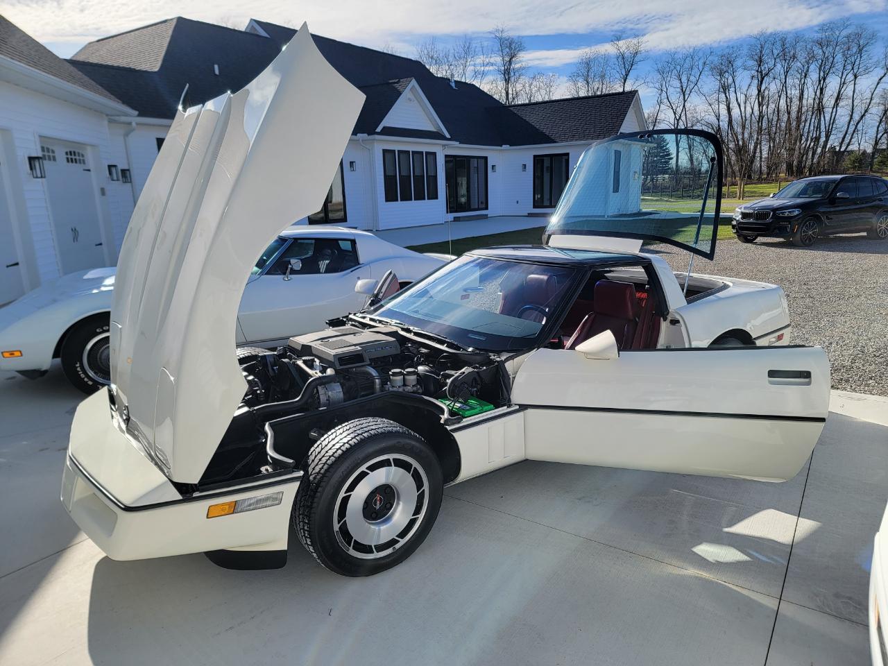 Chevrolet Corvette 2dr Hatchback Coupe 1984