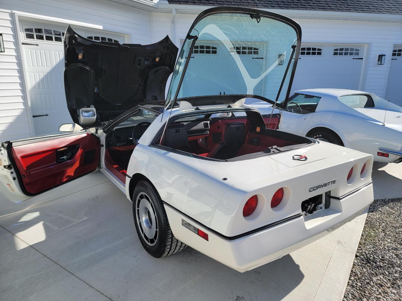 Chevrolet Corvette 2dr Hatchback Coupe 1984