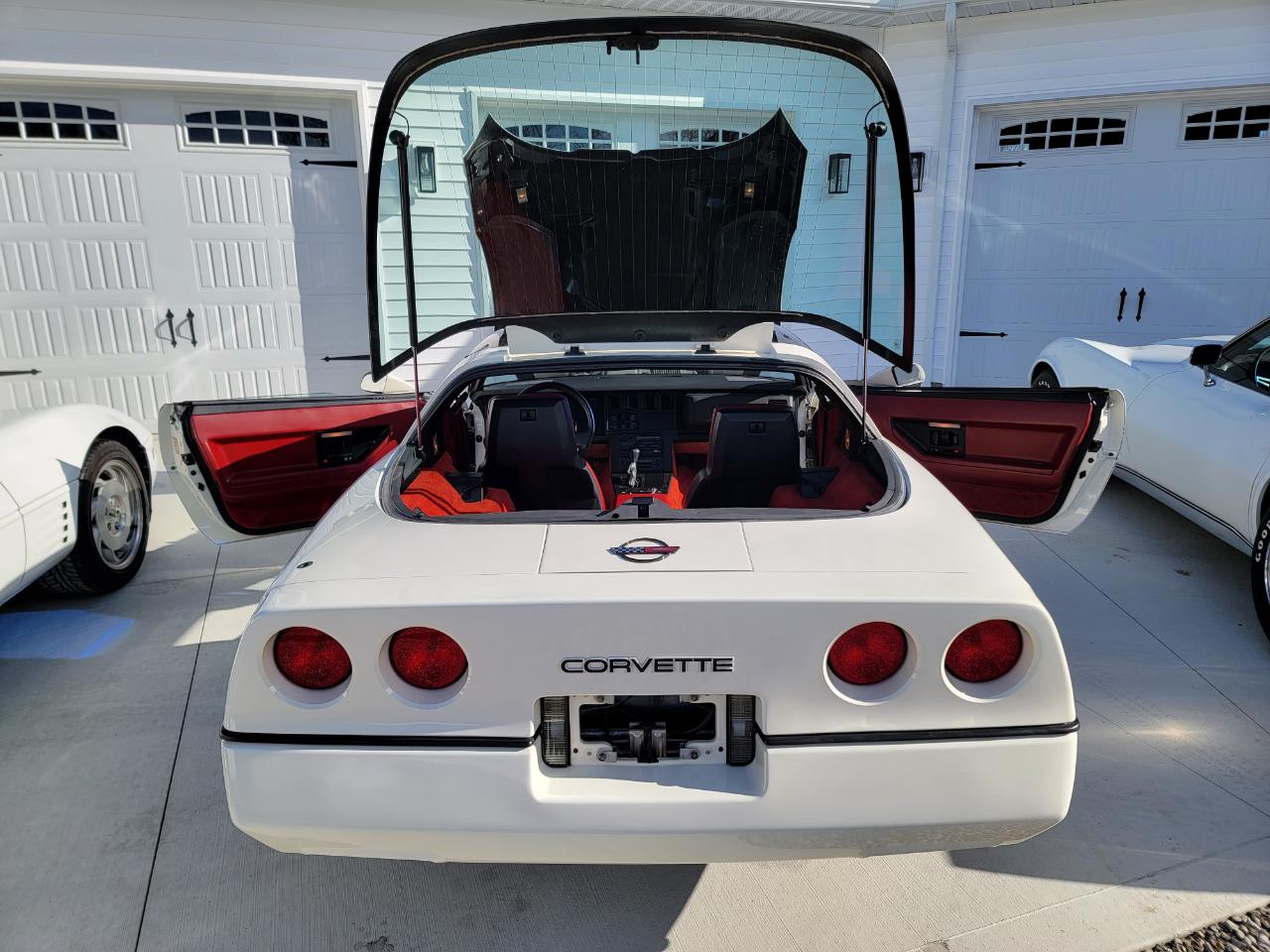 Chevrolet Corvette 2dr Hatchback Coupe 1984