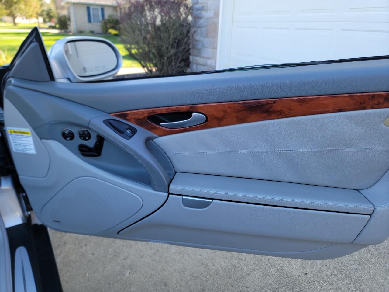 Mercedes-Benz SL-Class 2dr Roadster 5.0L 2003