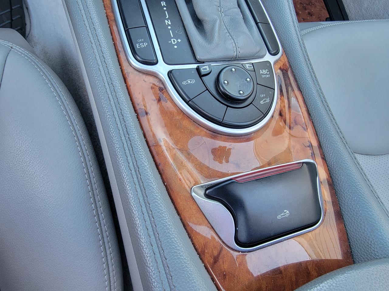 Mercedes-Benz SL-Class 2dr Roadster 5.0L 2003