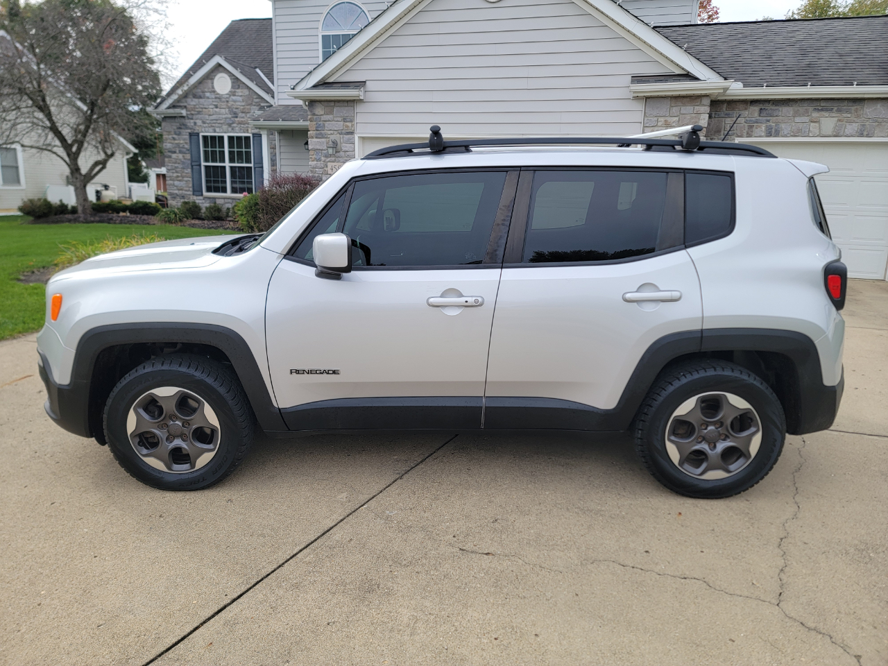 Jeep Renegade 4WD 4dr Latitude 2015 Jeep Renegade 4WD 4dr Latitude 2015