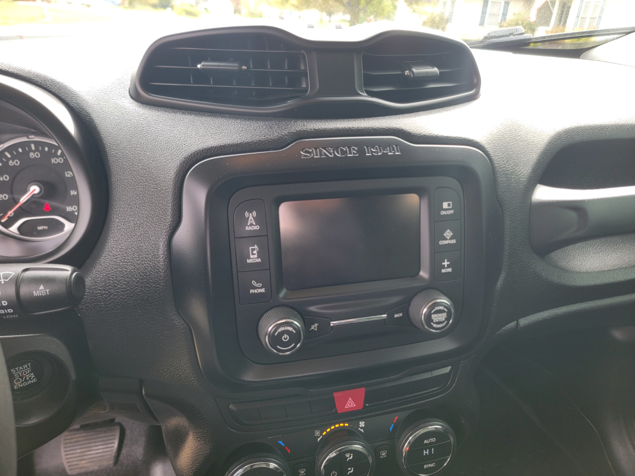 Jeep Renegade 4WD 4dr Latitude 2015 Jeep Renegade 4WD 4dr Latitude 2015