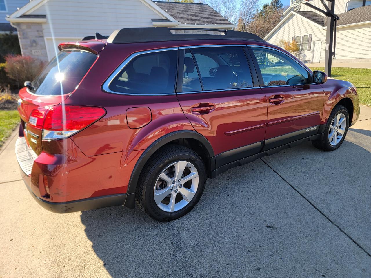 Subaru Outback 4dr Wgn H4 Auto 2.5i Limited 2014