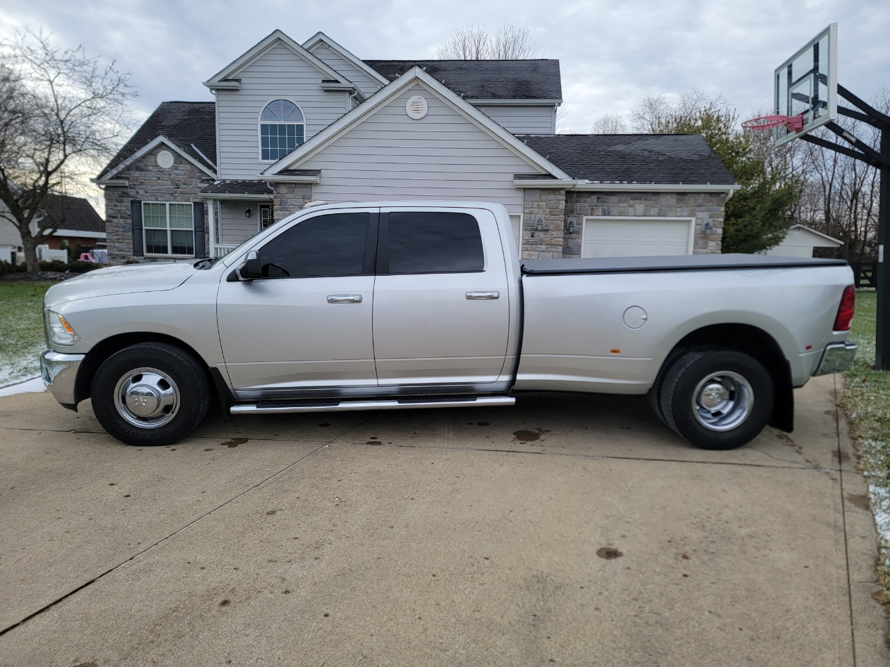 Dodge Ram 3500 2WD Crew Cab 169" SLT 2010