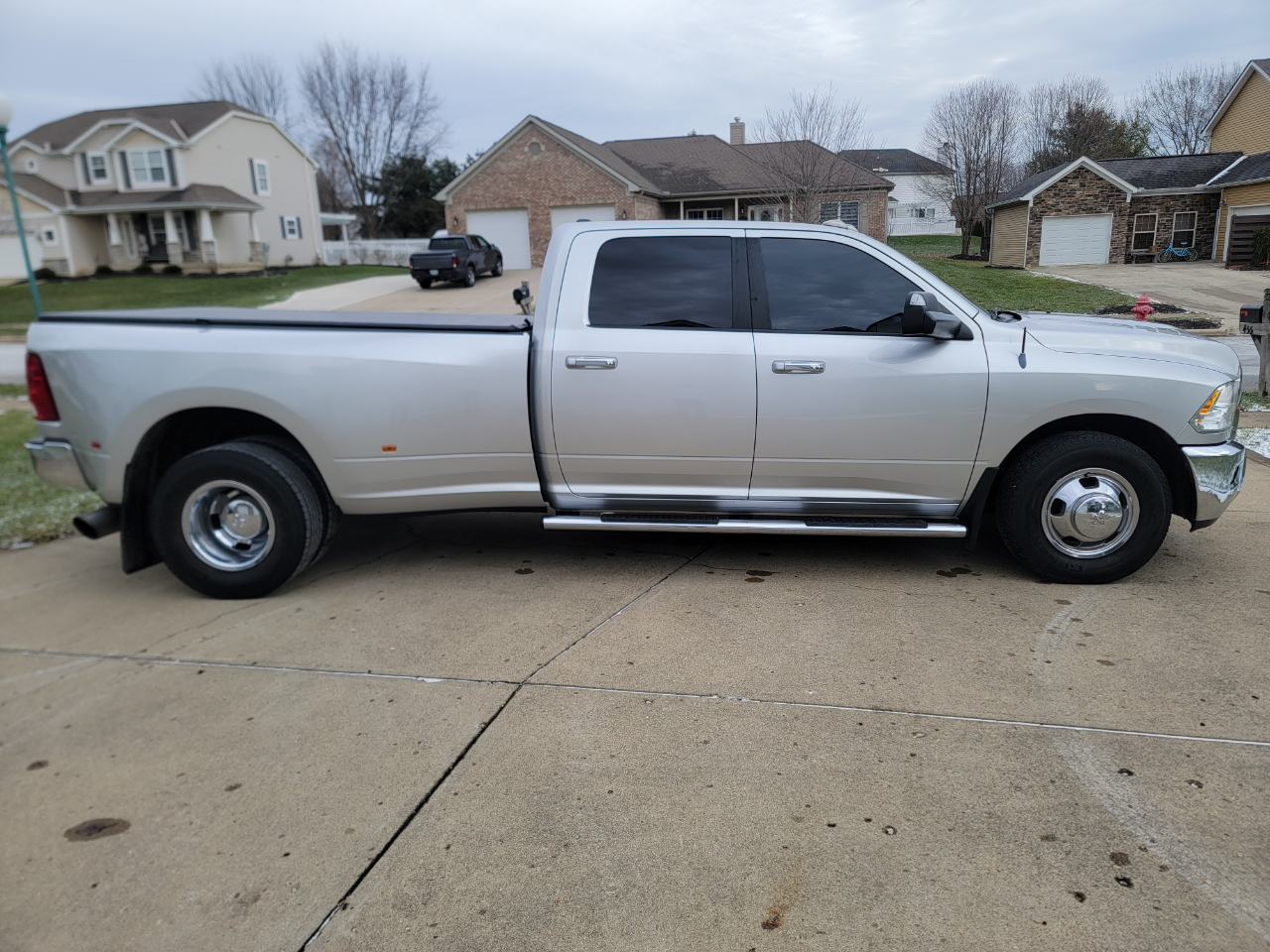 Dodge Ram 3500 2WD Crew Cab 169" SLT 2010