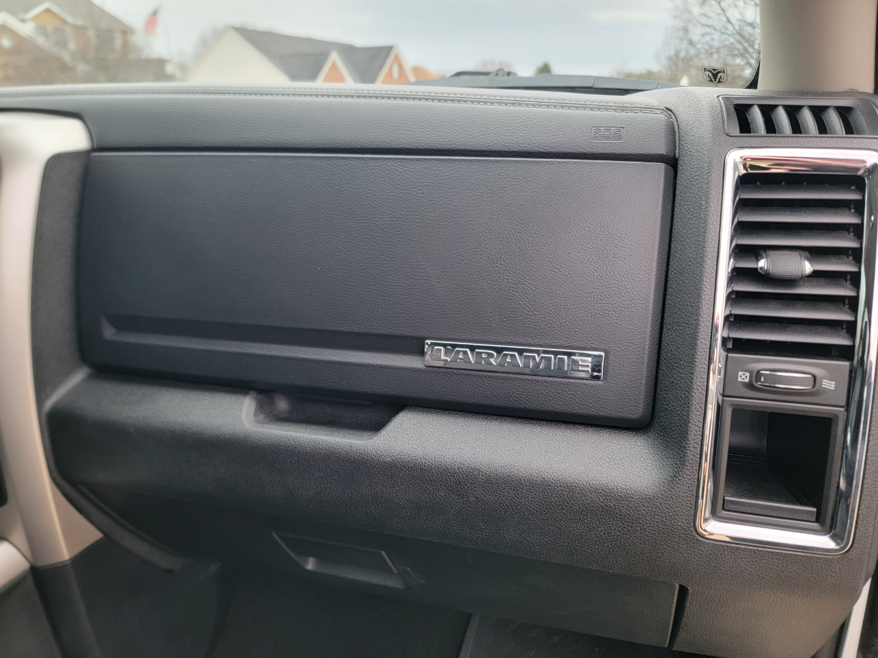 RAM 3500 Laramie 4x4 Crew Cab 8' Box 2017