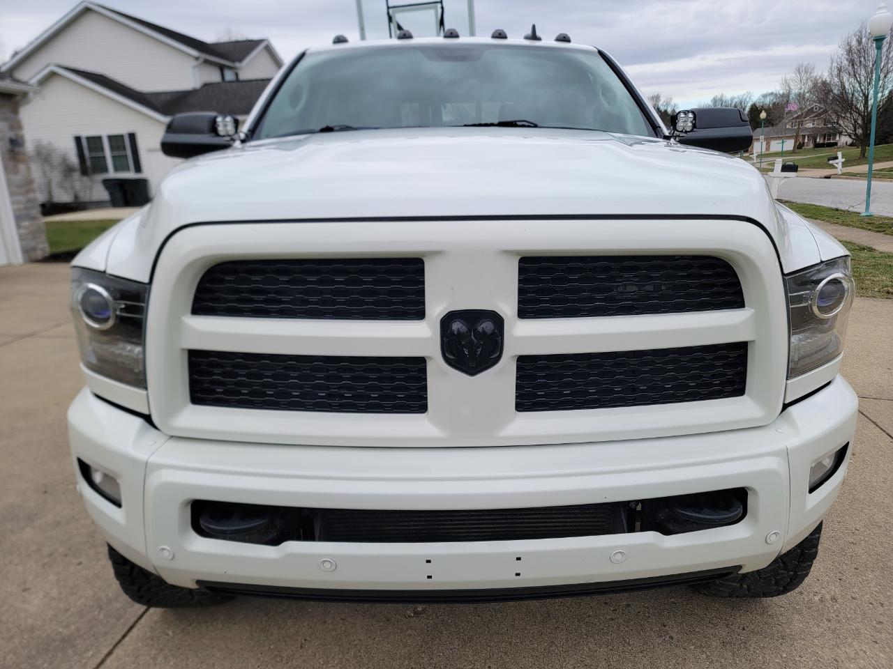 RAM 3500 Laramie 4x4 Crew Cab 8' Box 2017