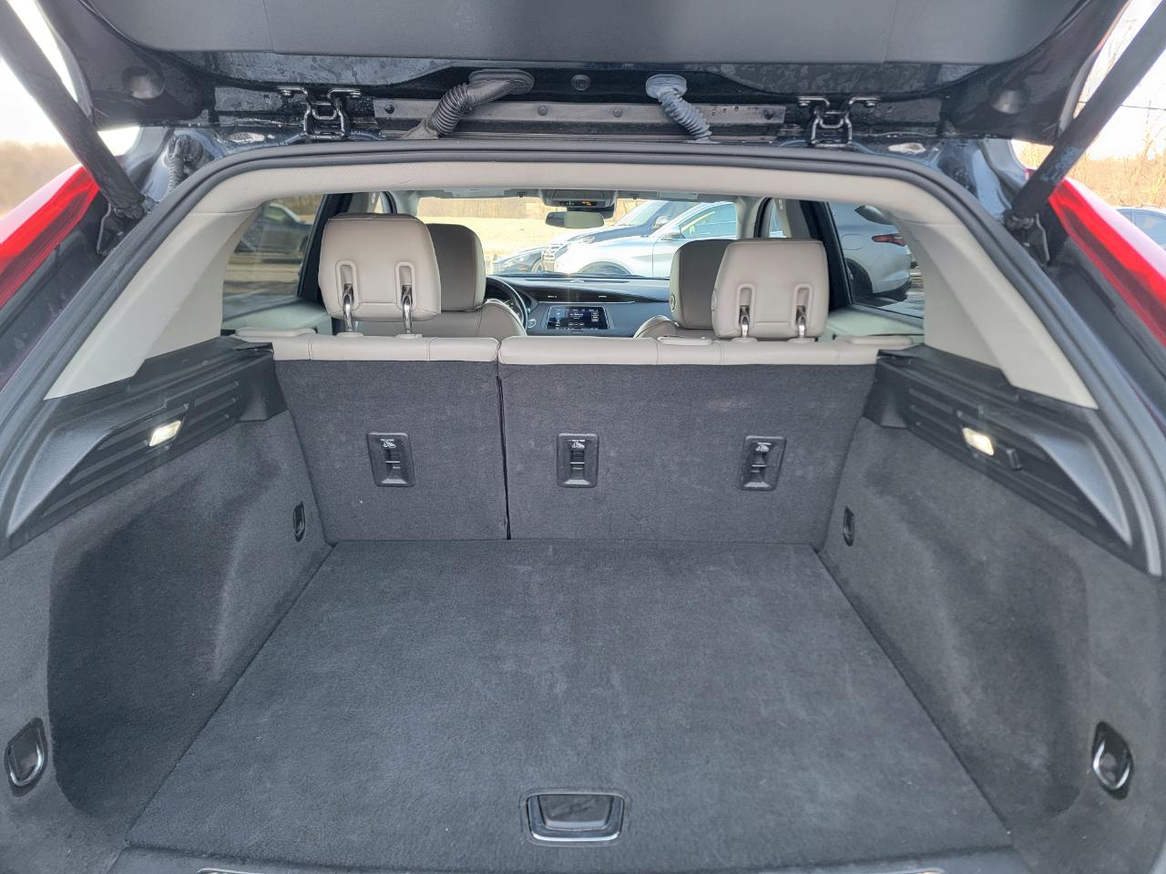 Cadillac XT4 AWD 4dr Premium Luxury 2023