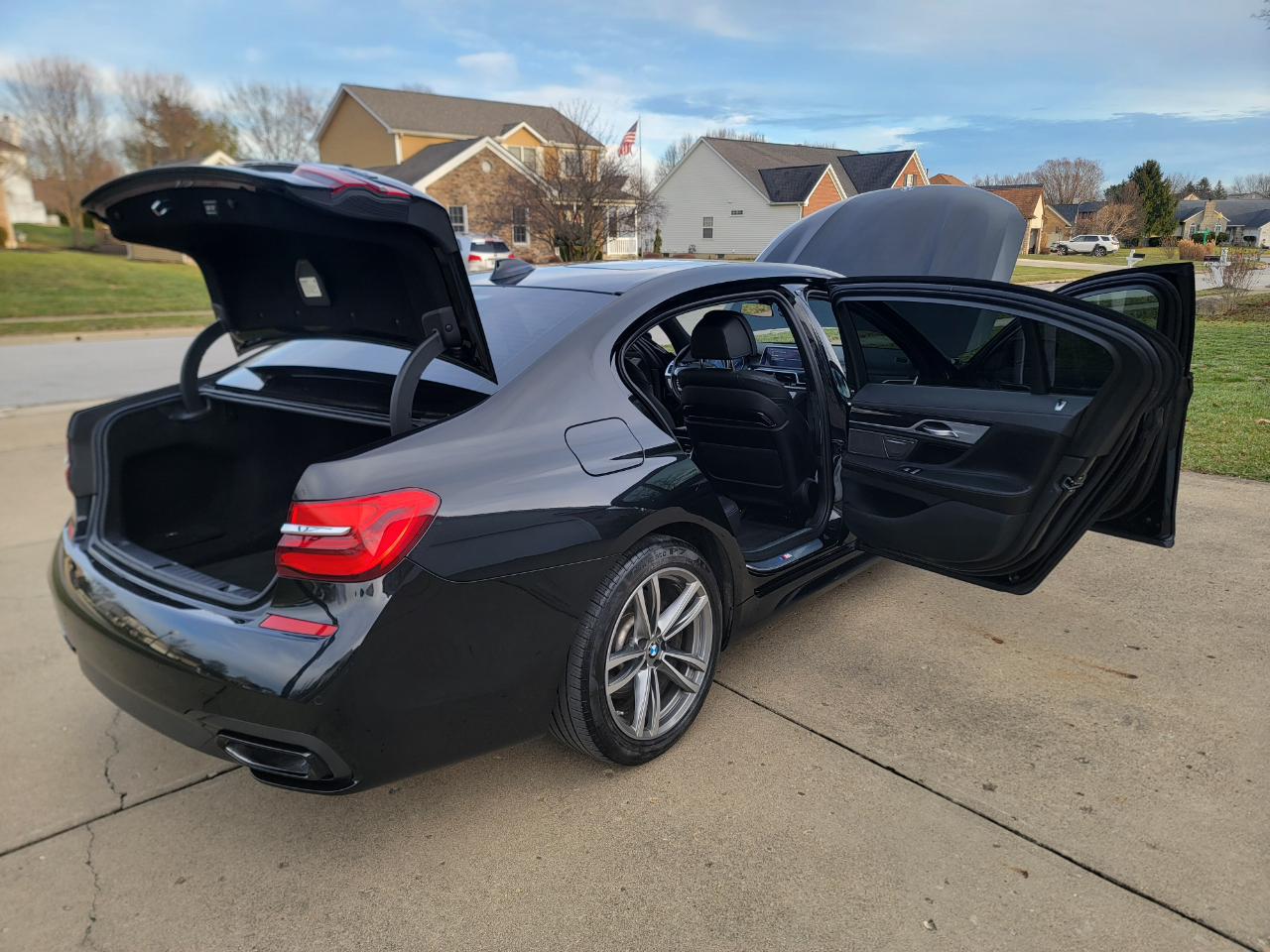 BMW 7 Series 740i xDrive Sedan 2019