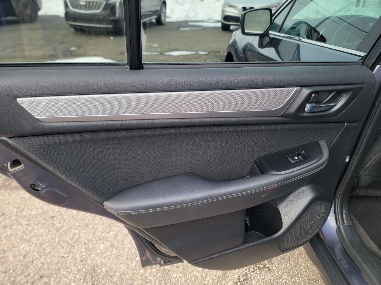 Subaru Outback 4dr Wgn 2.5i Premium PZEV 2015