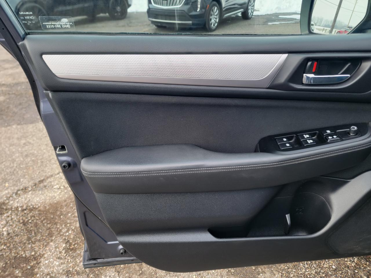 Subaru Outback 4dr Wgn 2.5i Premium PZEV 2015