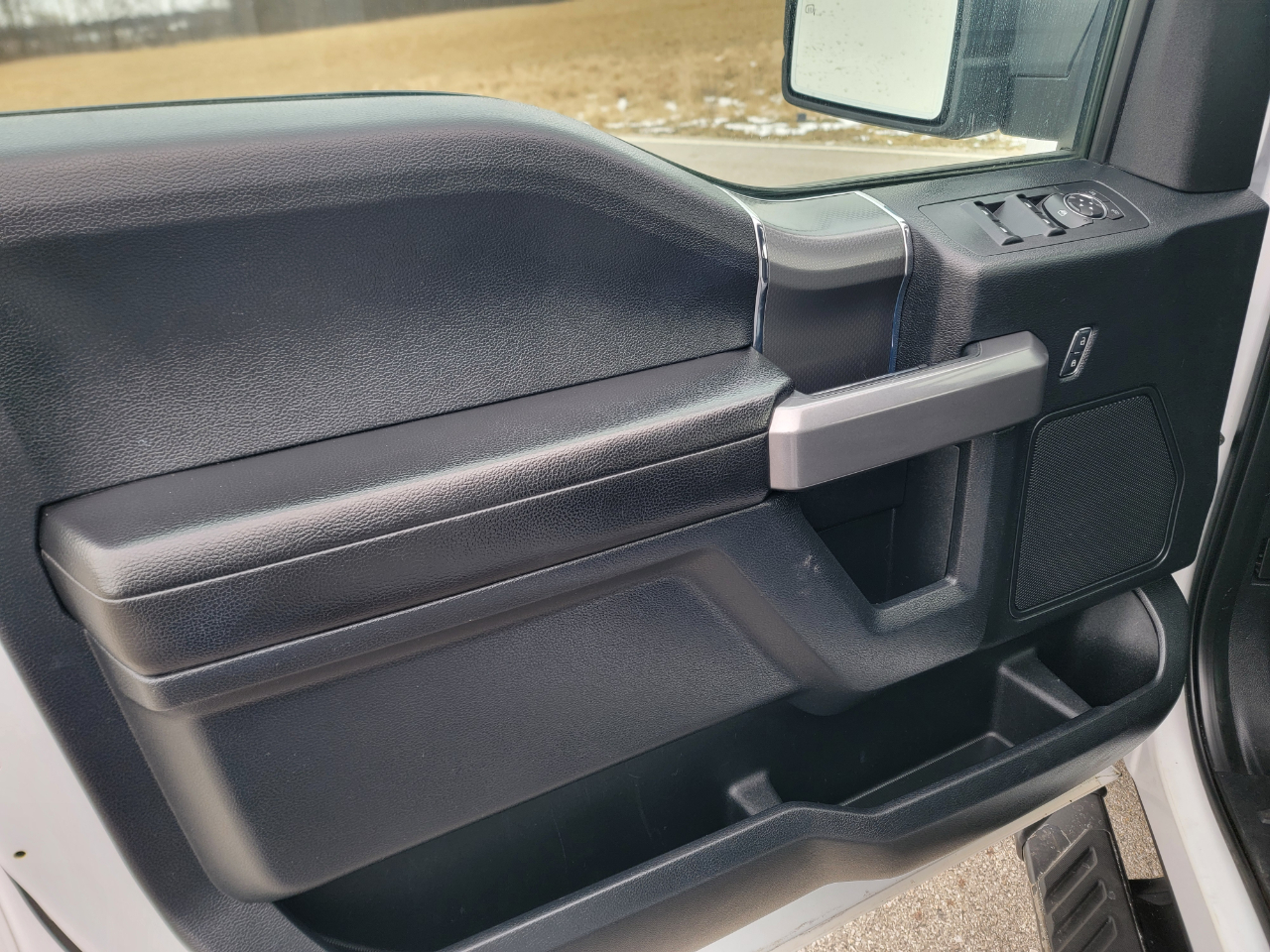 Ford F-150 4WD SuperCrew 145" FX4 2015