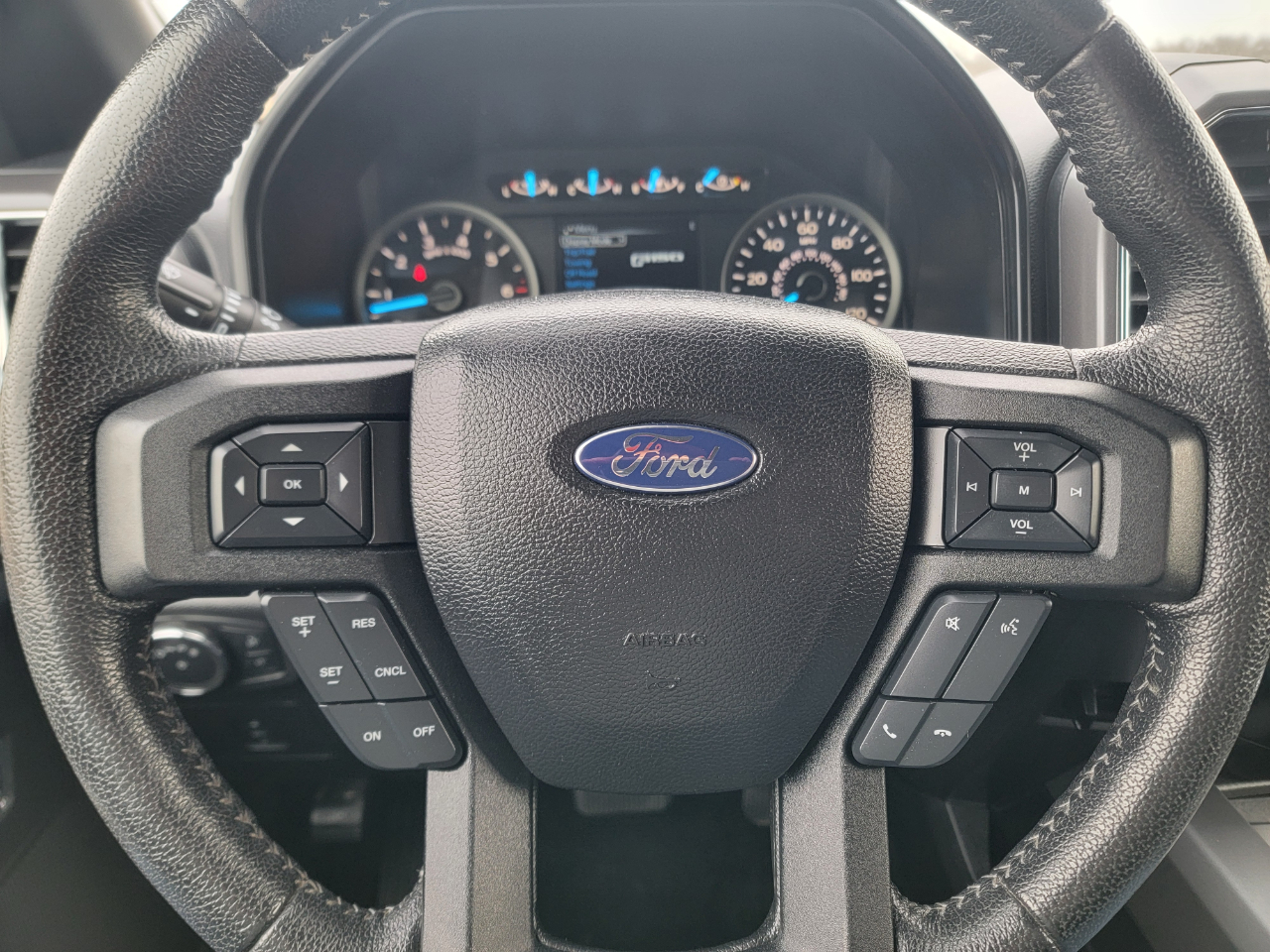 Ford F-150 4WD SuperCrew 145" FX4 2015