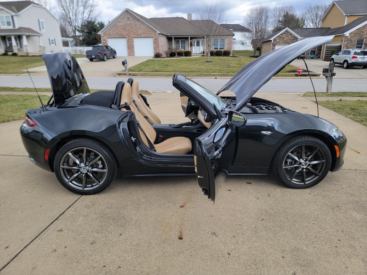 Mazda MX-5 Miata 2dr Conv Auto Grand Touring 2016