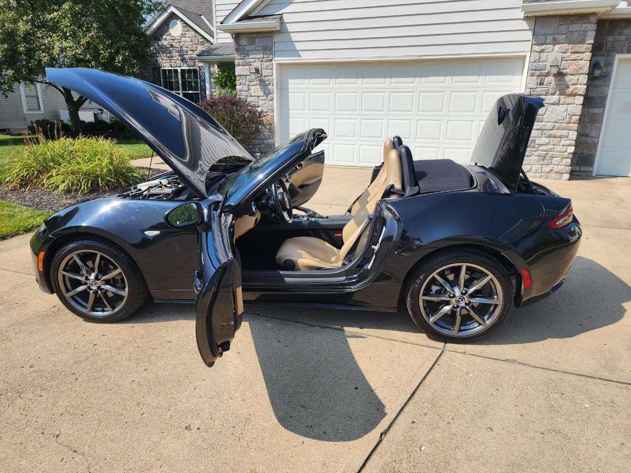 Mazda MX-5 Miata 2dr Conv Auto Grand Touring 2016