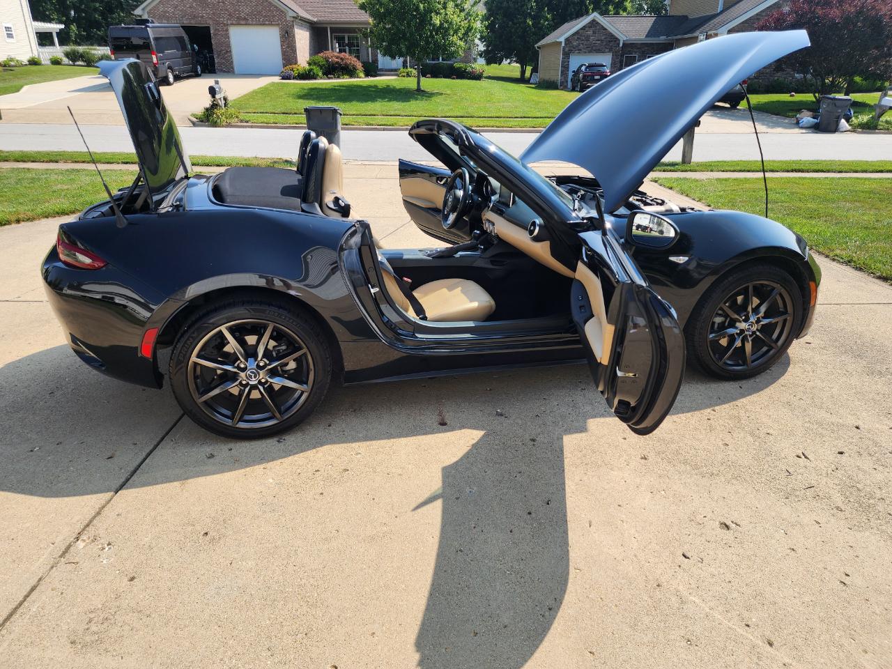 Mazda MX-5 Miata 2dr Conv Auto Grand Touring 2016