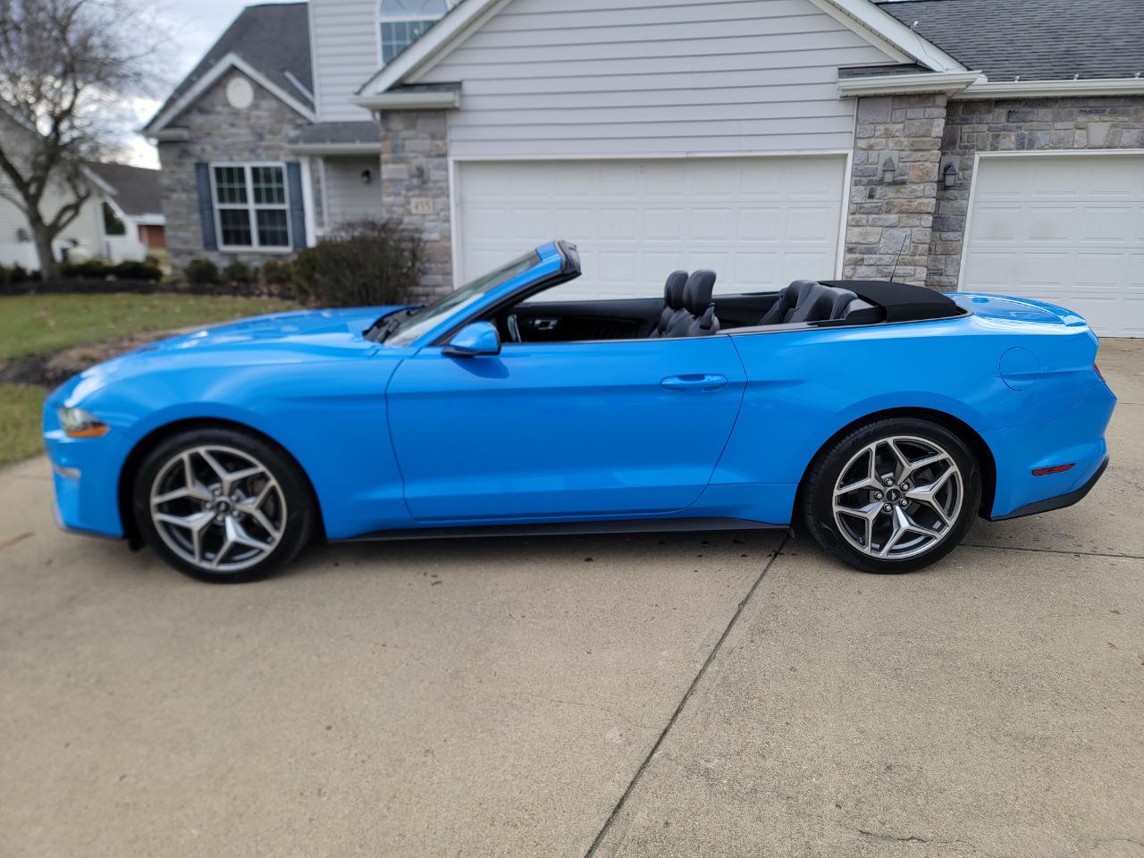 Ford Mustang EcoBoost Convertible 2023