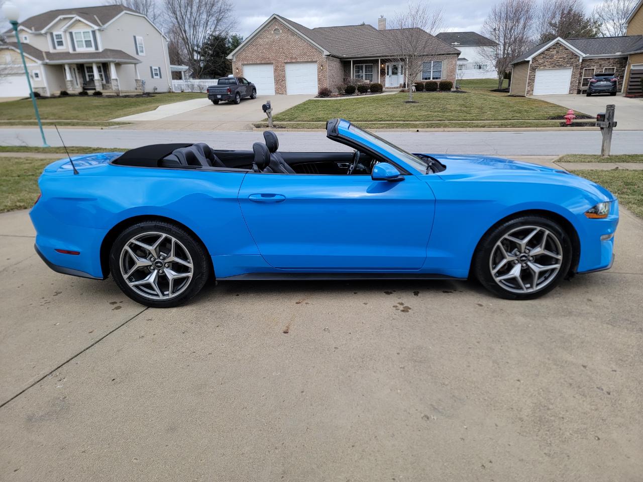 Ford Mustang EcoBoost Convertible 2023