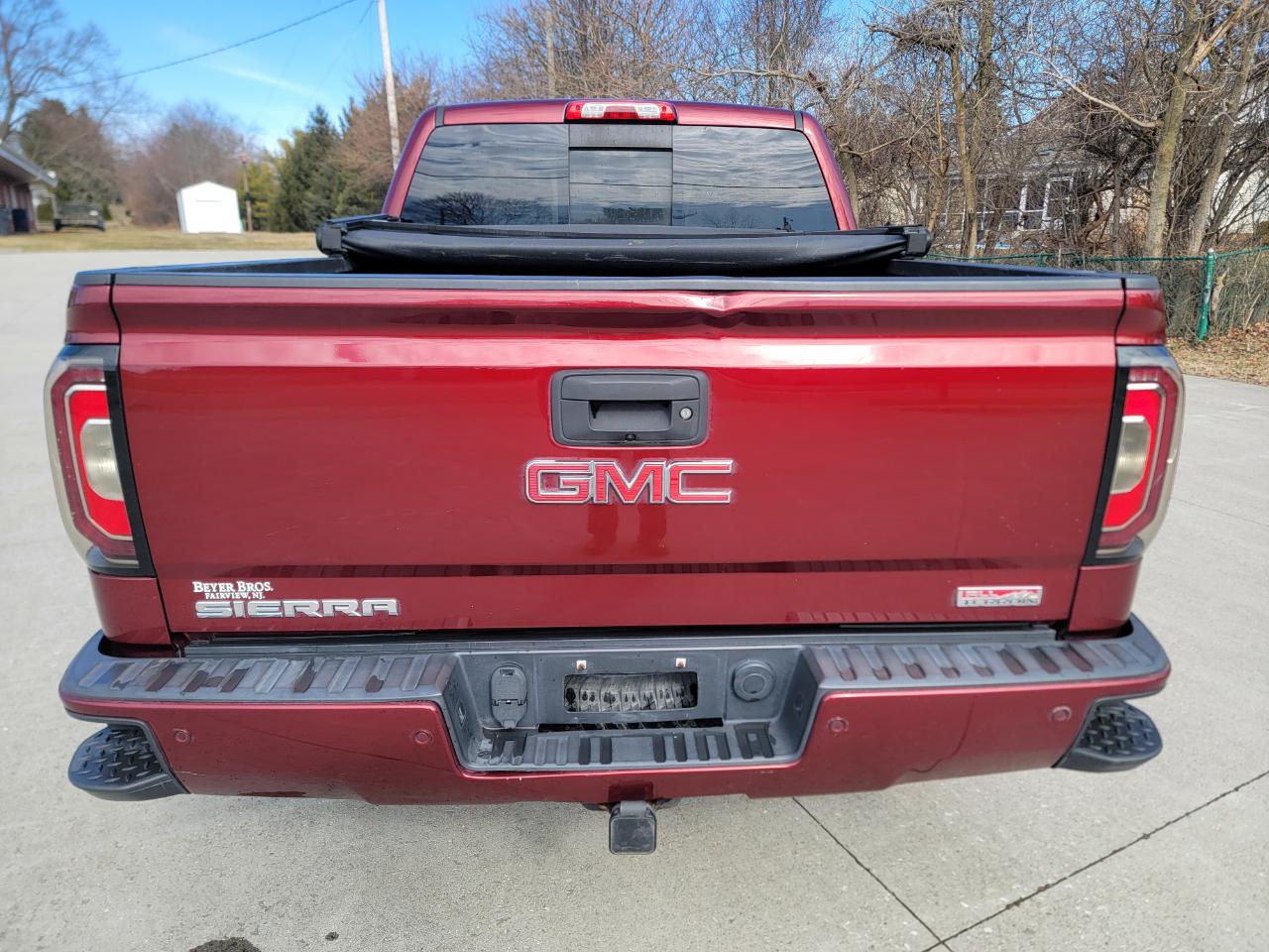 GMC Sierra 1500 4WD Crew Cab 143.5" SLT 2017