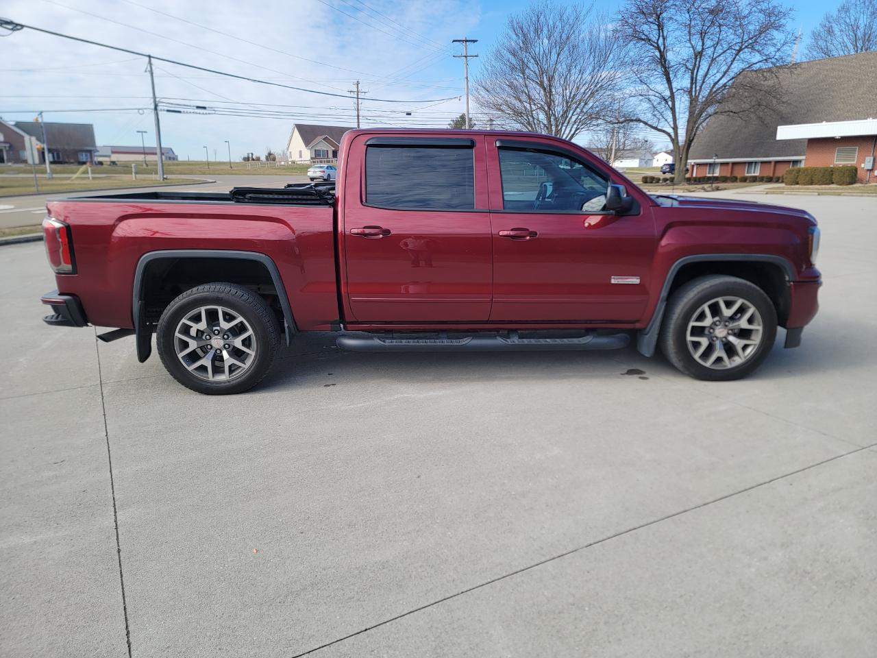 GMC Sierra 1500 4WD Crew Cab 143.5" SLT 2017