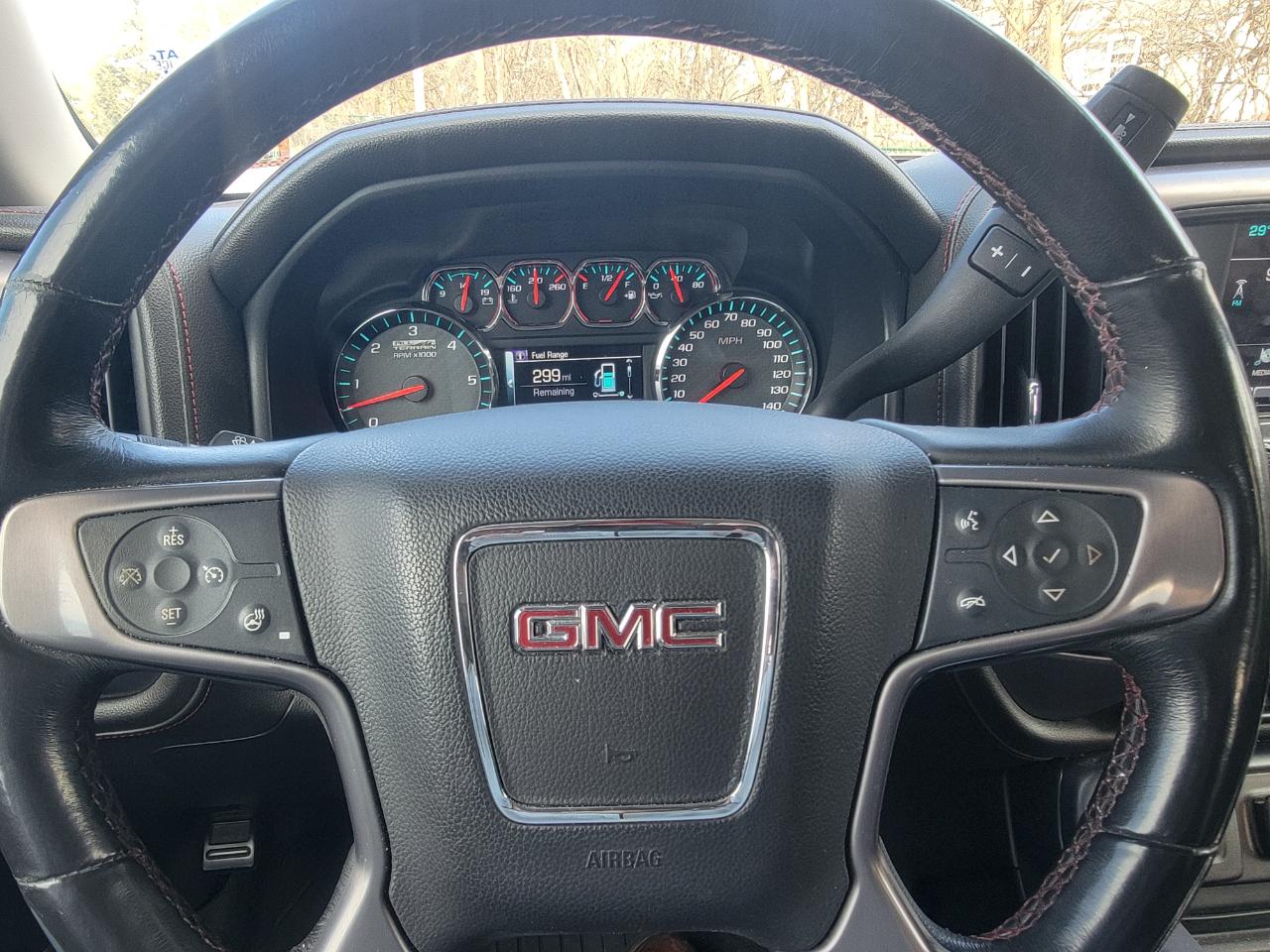 GMC Sierra 1500 4WD Crew Cab 143.5" SLT 2017