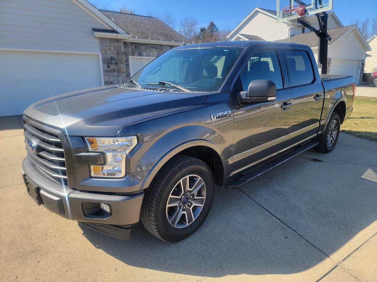 Ford F-150 XLT 2WD SuperCrew 6.5' Box 2017