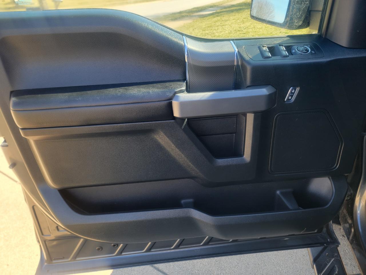 Ford F-150 XLT 2WD SuperCrew 6.5' Box 2017