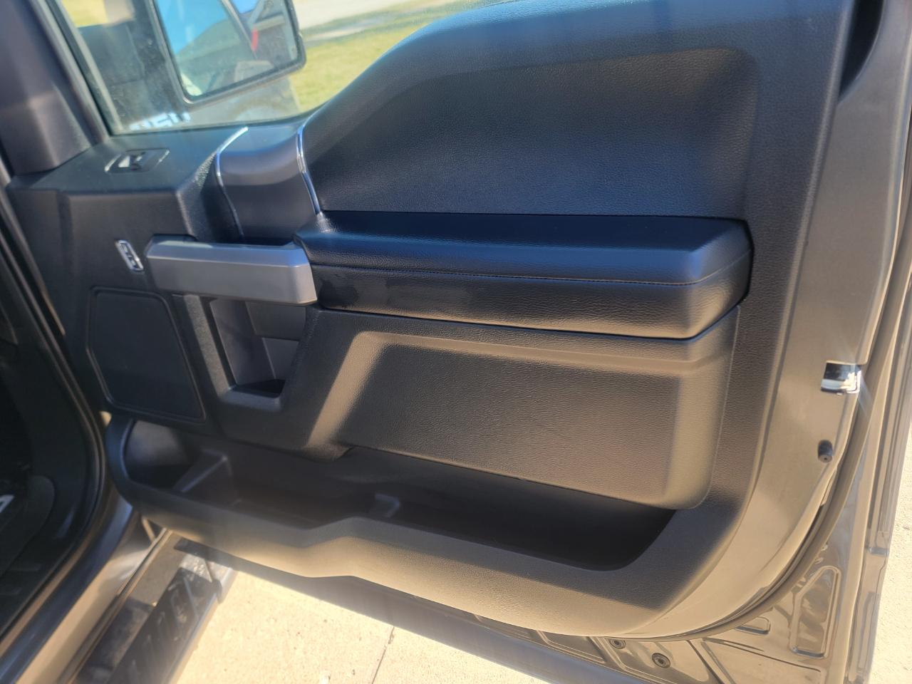 Ford F-150 XLT 2WD SuperCrew 6.5' Box 2017