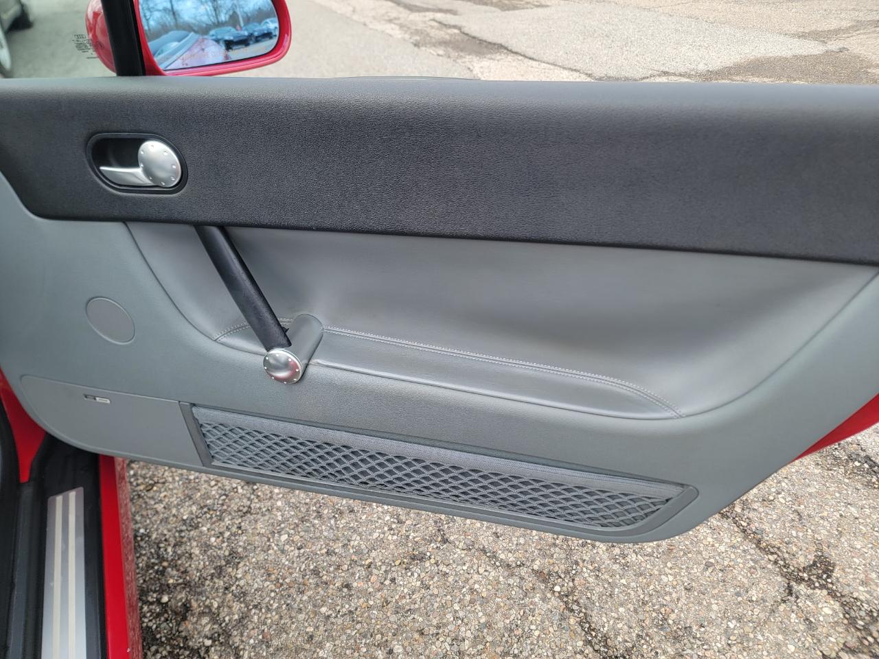 Audi TT 2dr Roadster Quattro 6-Spd 2001