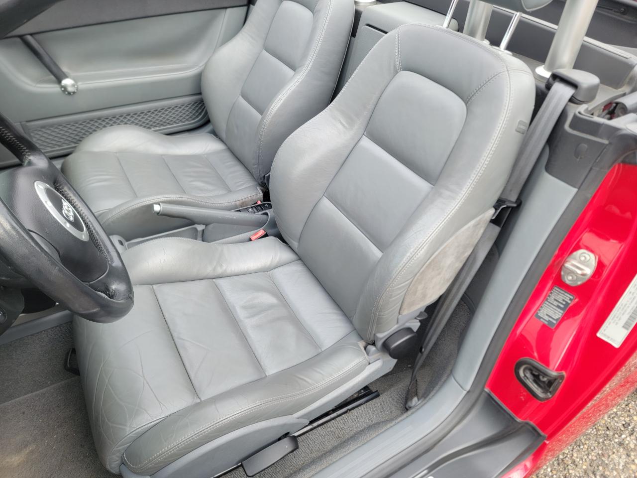 Audi TT 2dr Roadster Quattro 6-Spd 2001