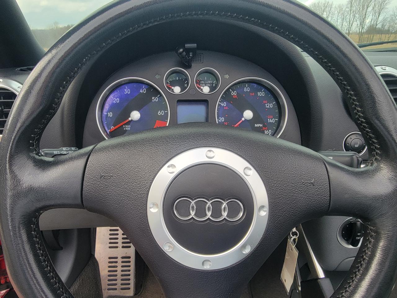Audi TT 2dr Roadster Quattro 6-Spd 2001