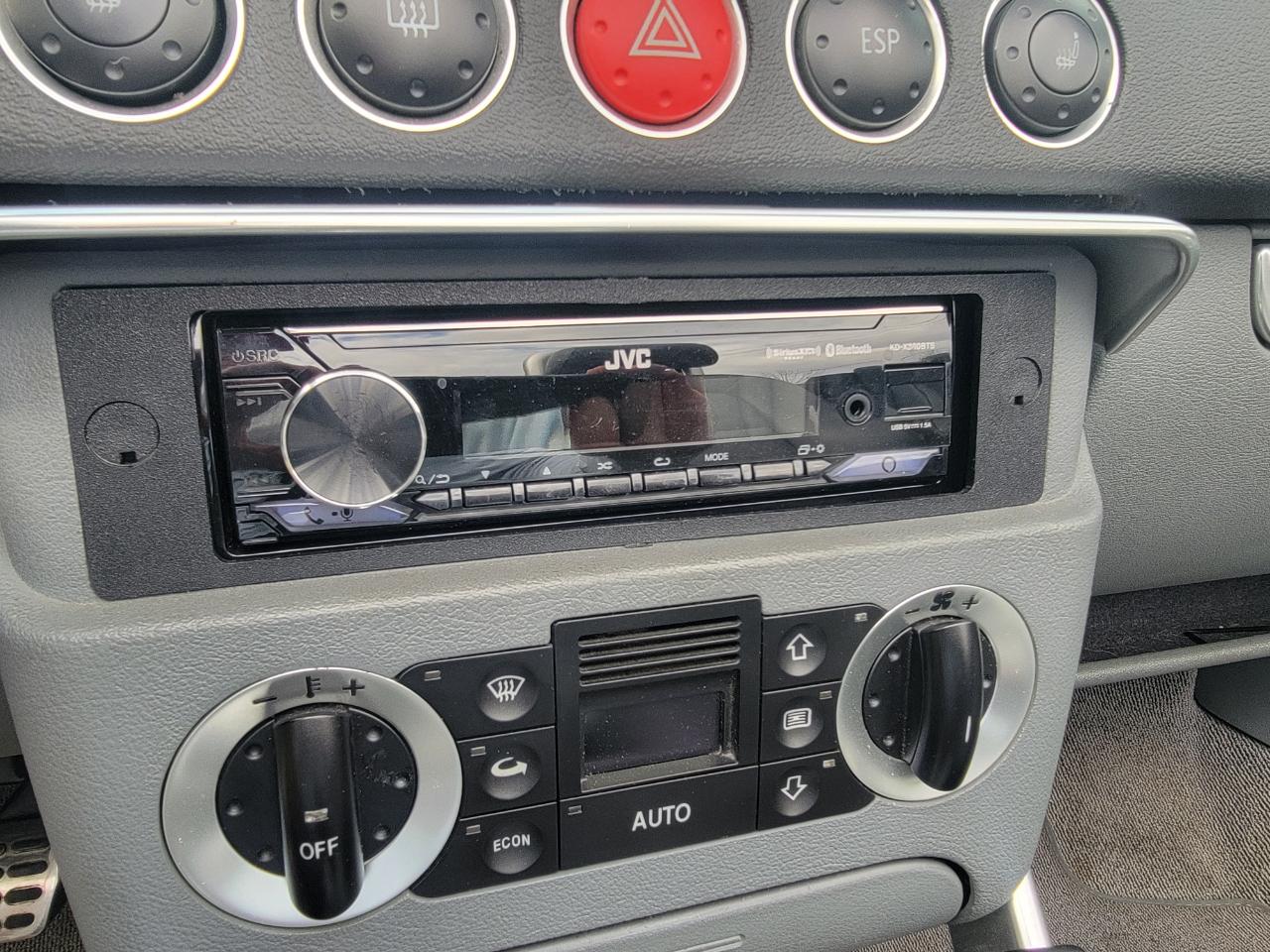 Audi TT 2dr Roadster Quattro 6-Spd 2001