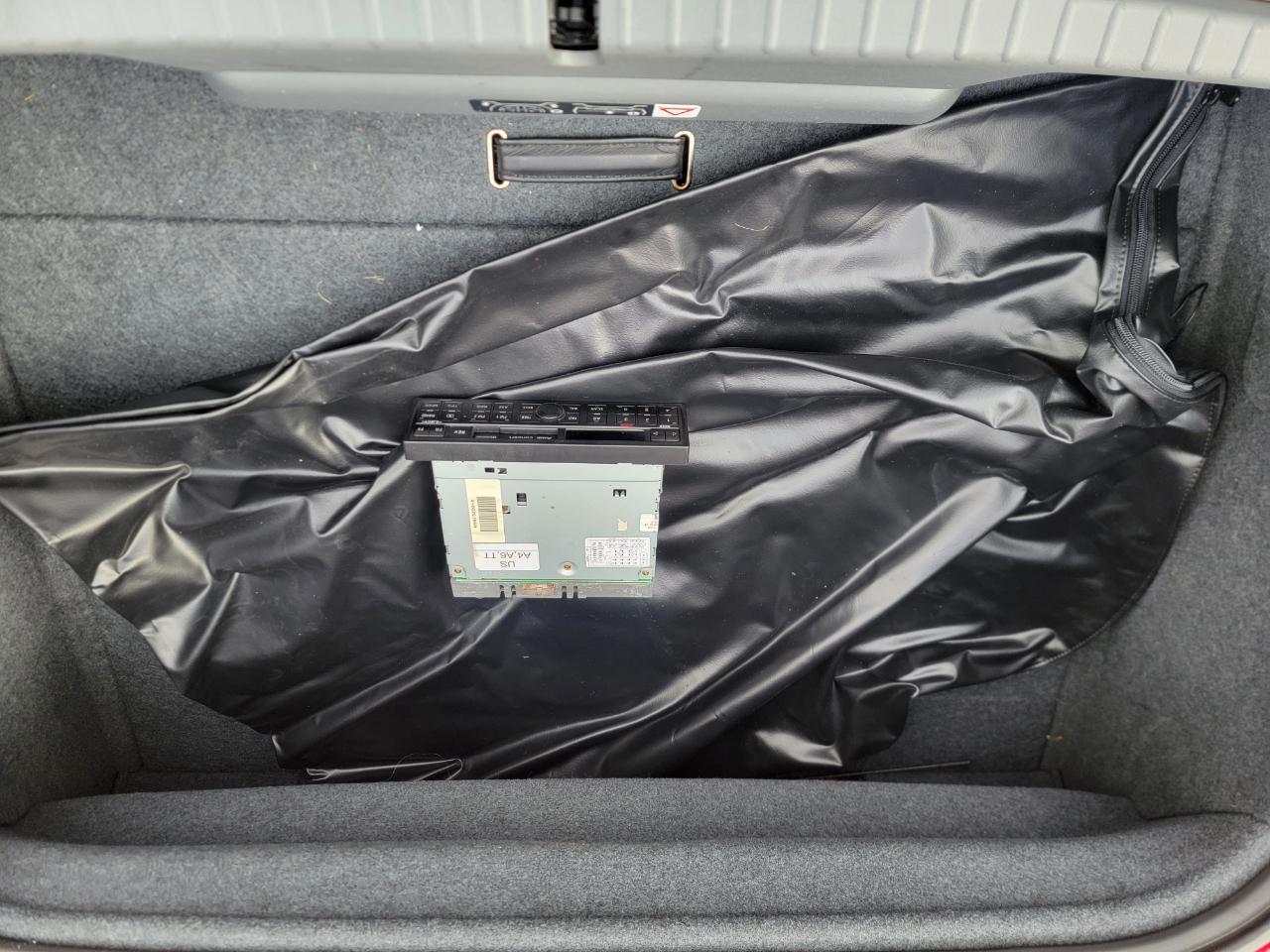 Audi TT 2dr Roadster Quattro 6-Spd 2001