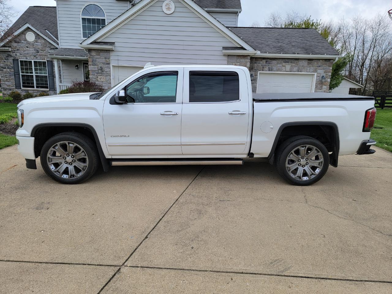 GMC Sierra 1500 4WD Crew Cab 143.5" Denali 2018