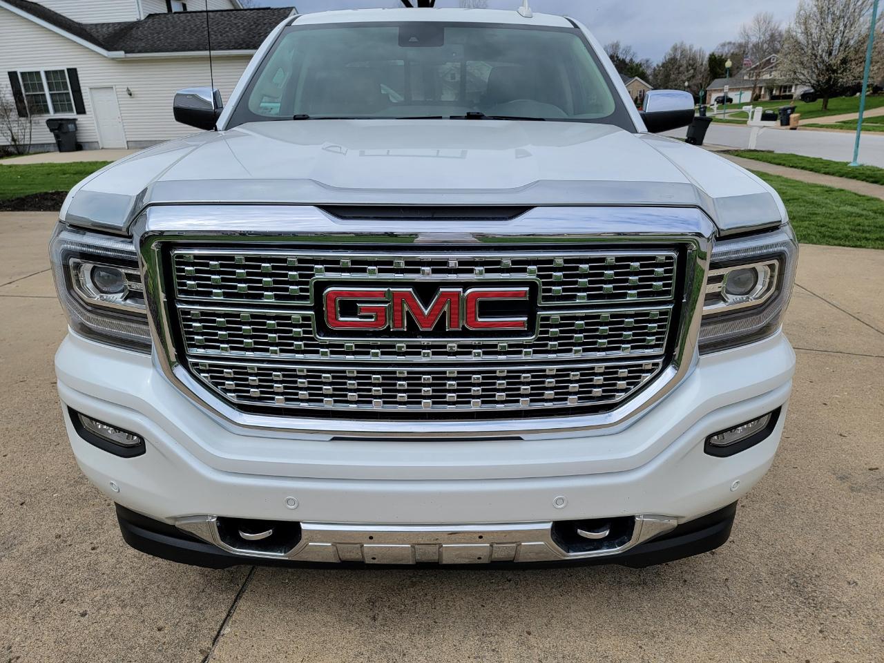 GMC Sierra 1500 4WD Crew Cab 143.5" Denali 2018