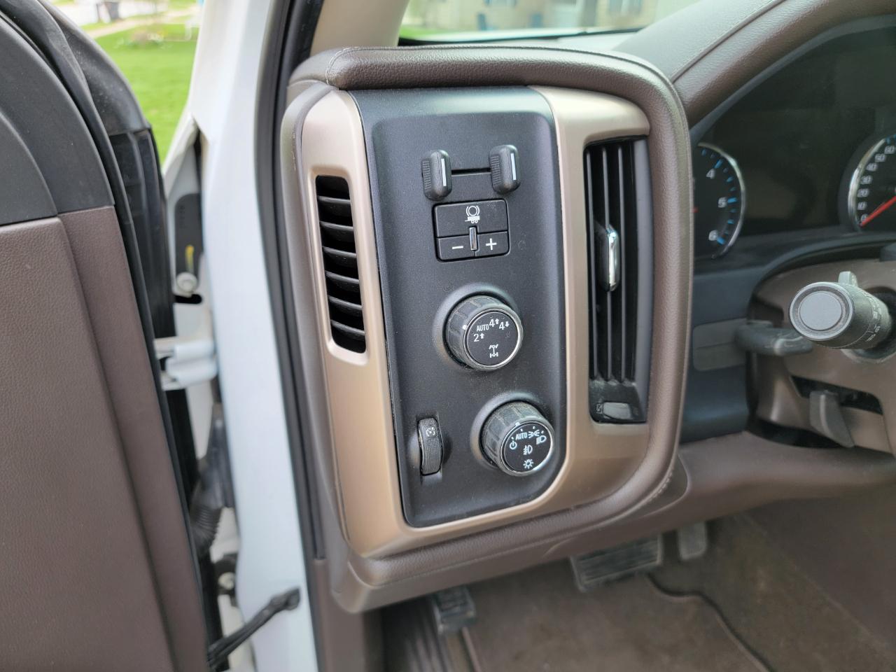 GMC Sierra 1500 4WD Crew Cab 143.5" Denali 2018