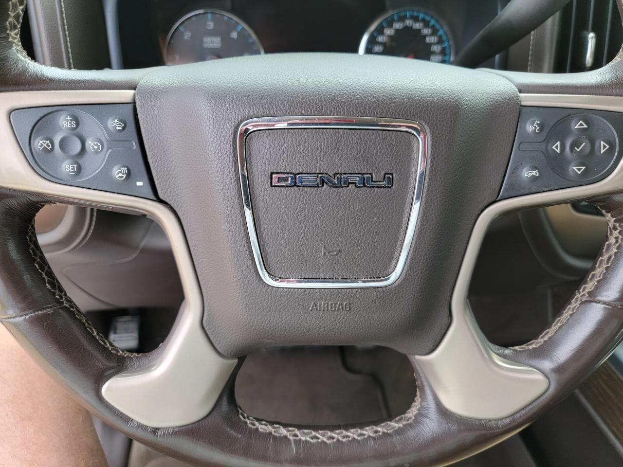 GMC Sierra 1500 4WD Crew Cab 143.5" Denali 2018
