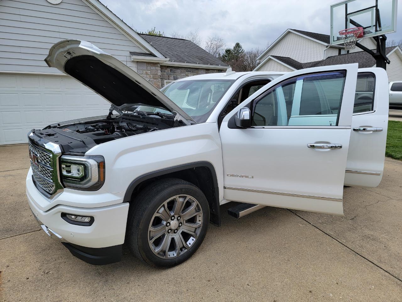 GMC Sierra 1500 4WD Crew Cab 143.5" Denali 2018