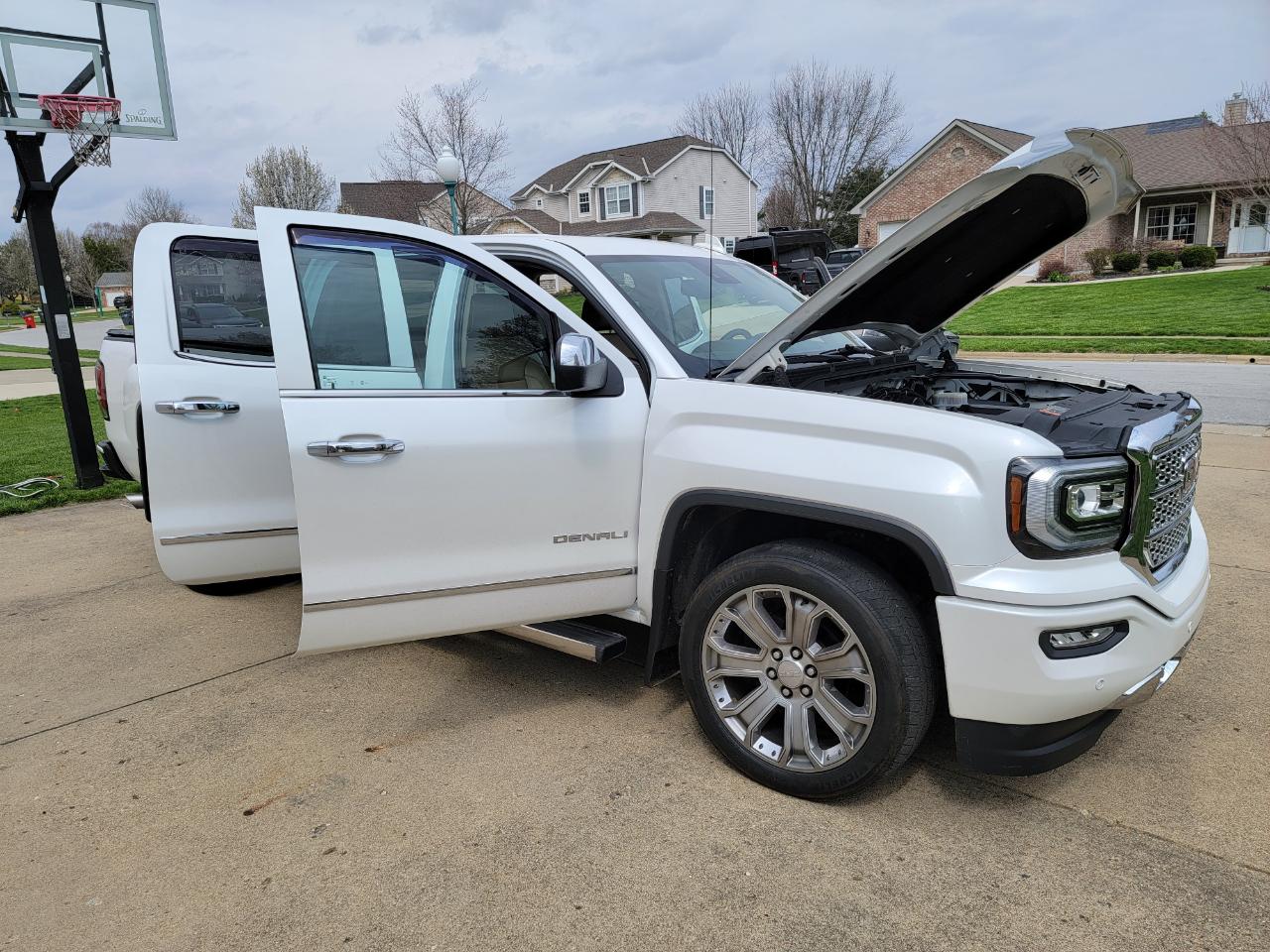 GMC Sierra 1500 4WD Crew Cab 143.5" Denali 2018