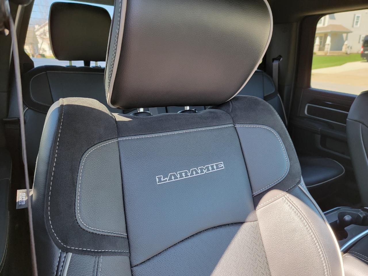 RAM 3500 Laramie 4x4 Crew Cab 8' Box 2020