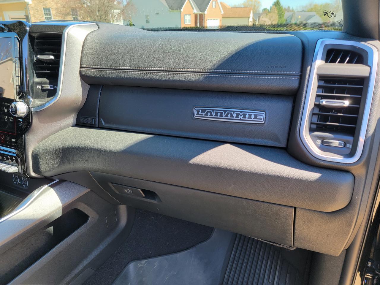 RAM 3500 Laramie 4x4 Crew Cab 8' Box 2020