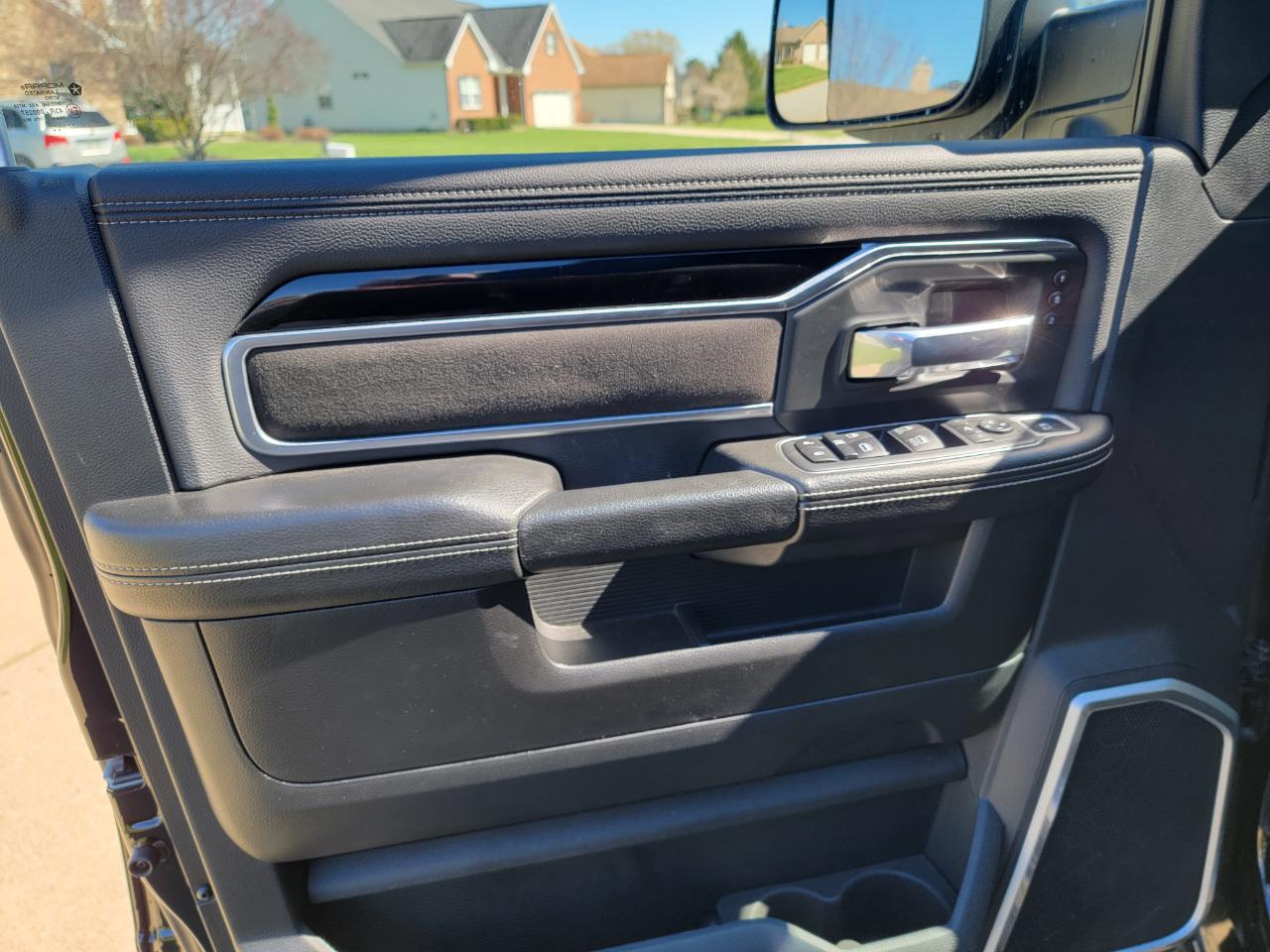 RAM 3500 Laramie 4x4 Crew Cab 8' Box 2020