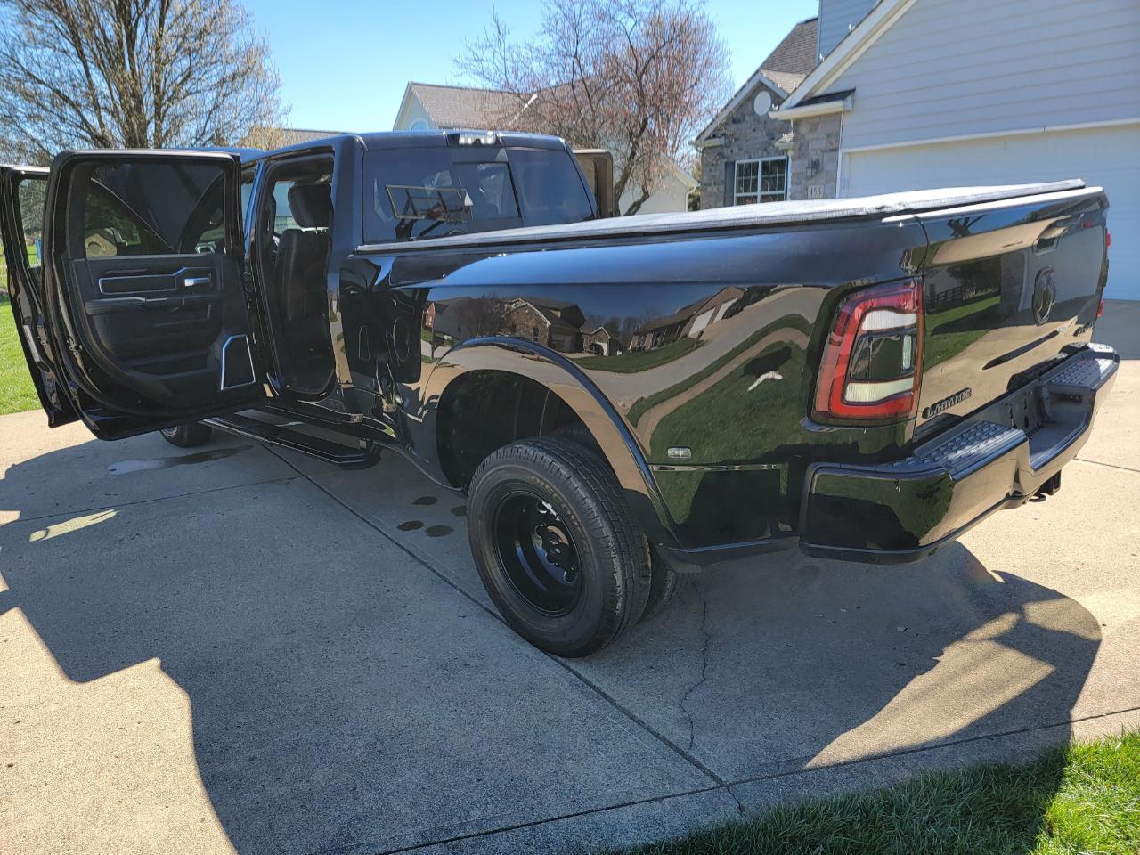 RAM 3500 Laramie 4x4 Crew Cab 8' Box 2020