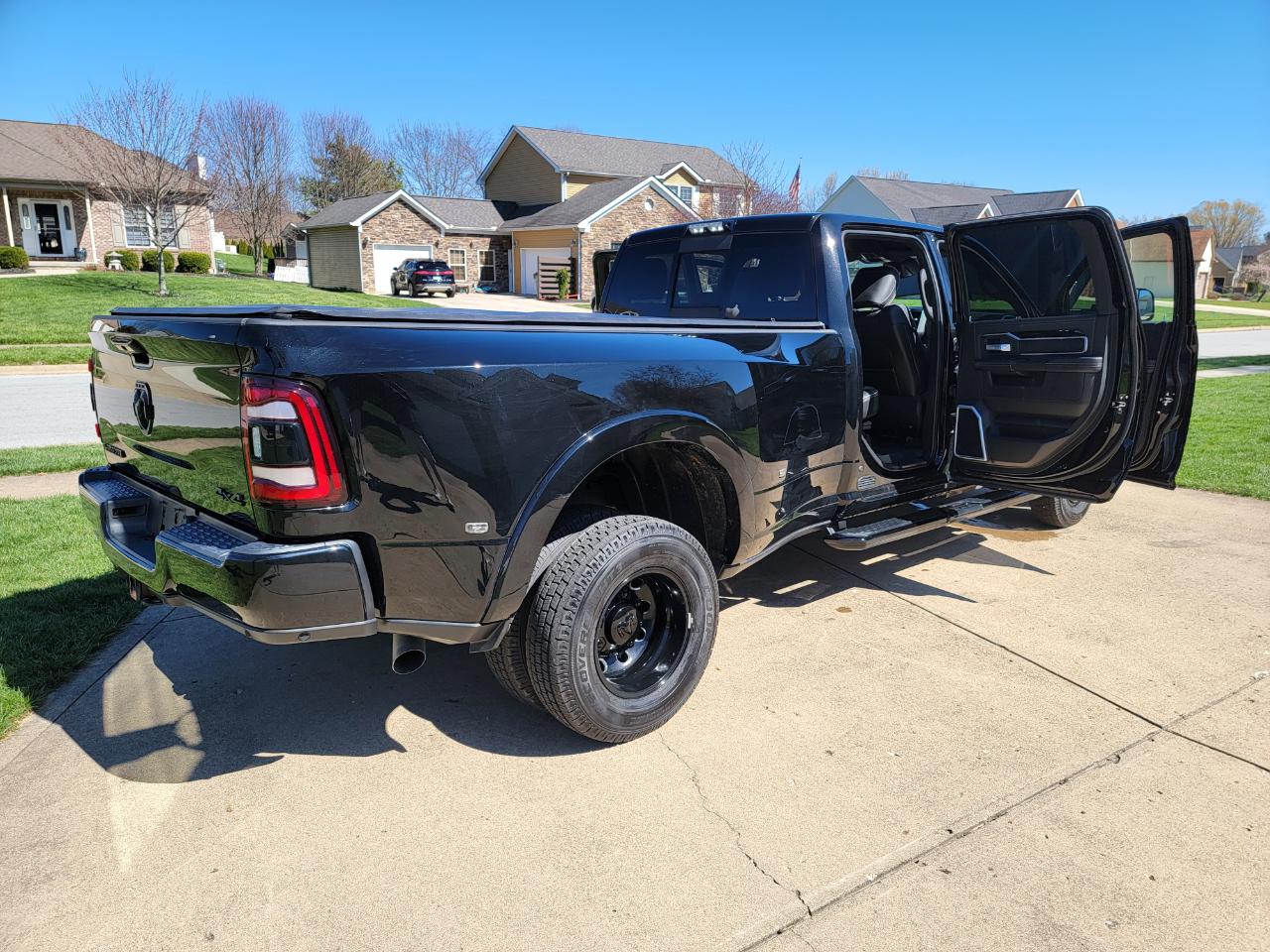 RAM 3500 Laramie 4x4 Crew Cab 8' Box 2020