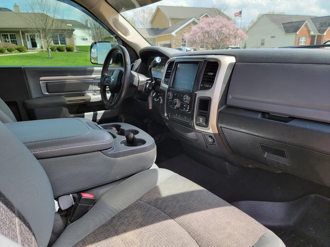 RAM 2500 4WD Reg Cab 140.5" SLT 2015