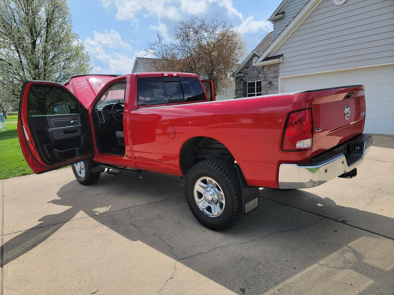 RAM 2500 4WD Reg Cab 140.5" SLT 2015