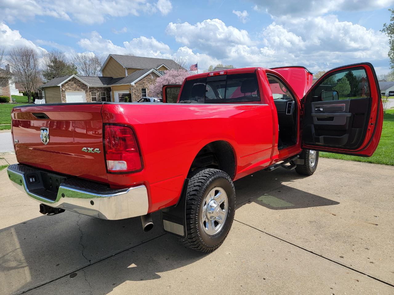 RAM 2500 4WD Reg Cab 140.5" SLT 2015